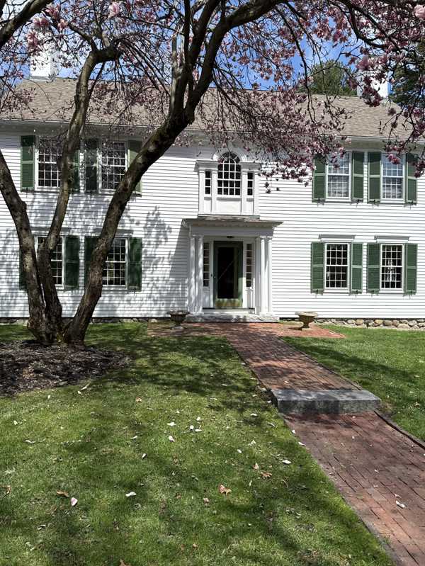 45 Cheever Cir, Andover, MA 01810-1725
