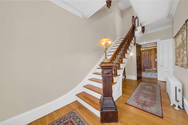 47 Highland Ave, Haverhill, MA 01830-4159
