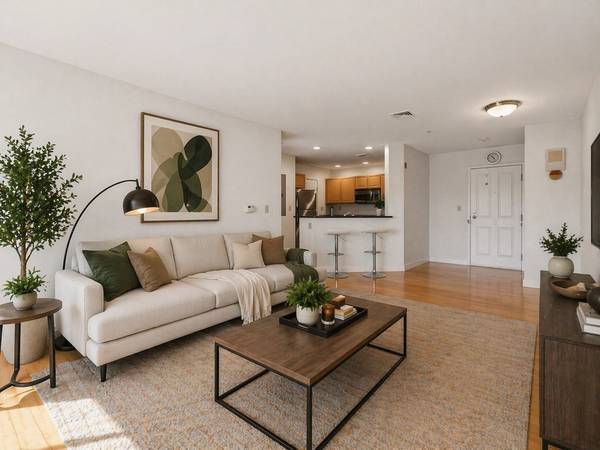 30 Franklin St #327, Malden, MA 02148-4136