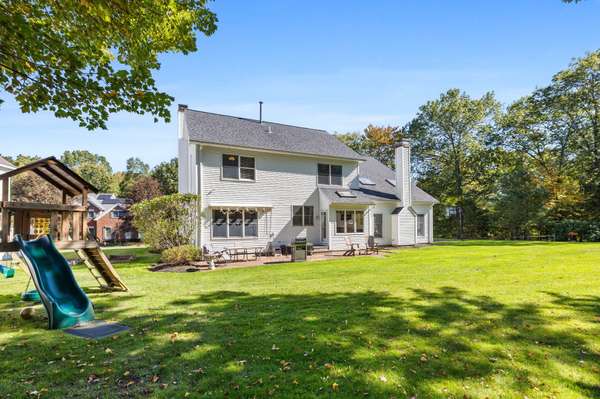 25 Ridge Way, North Andover, MA 01845-4740