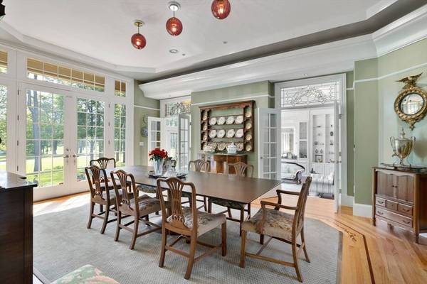 11 Fairway Dr, Andover, MA 01810