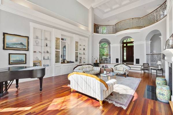 11 Fairway Dr, Andover, MA 01810