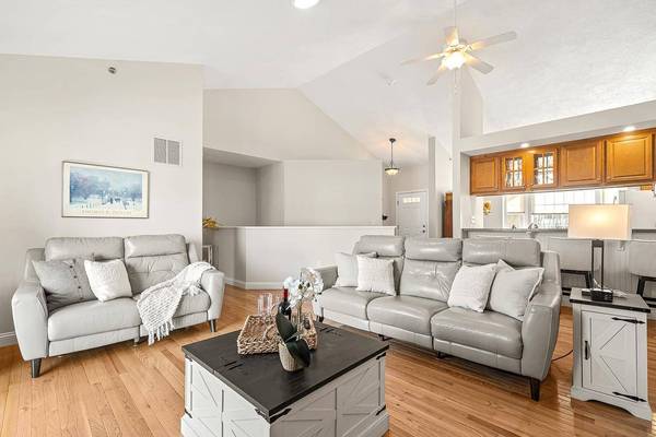 154 Hall RD, Fremont, NH 03044