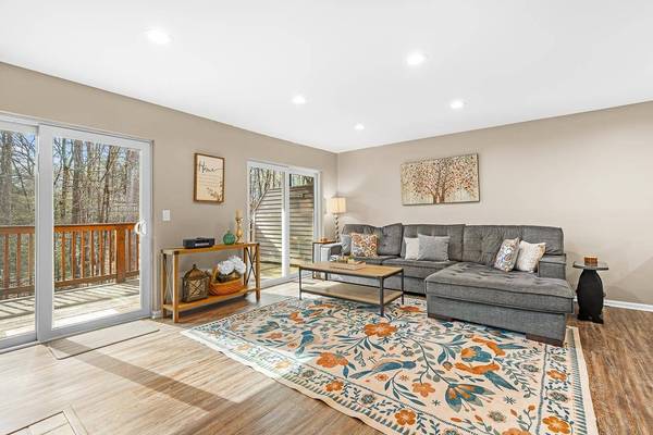 9 Village Falls WAY, Merrimack, NH 03054