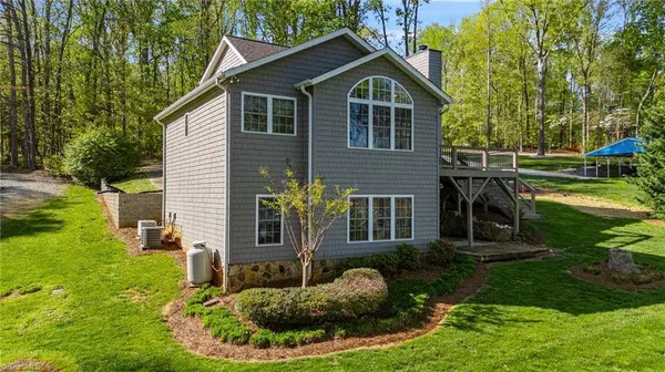 1711 Riverside DR, Lexington, NC 27292