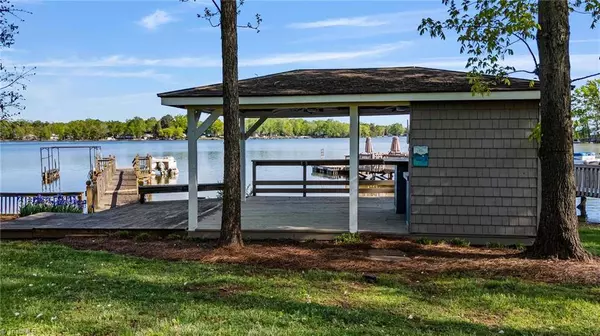 1711 Riverside DR, Lexington, NC 27292