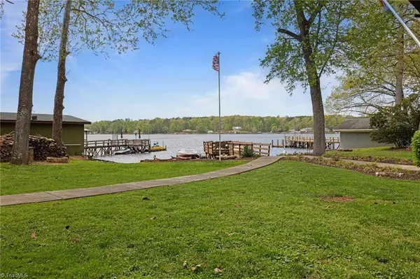 299 Waterway DR, Lexington, NC 27292