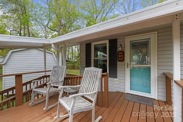 299 Waterway DR, Lexington, NC 27292