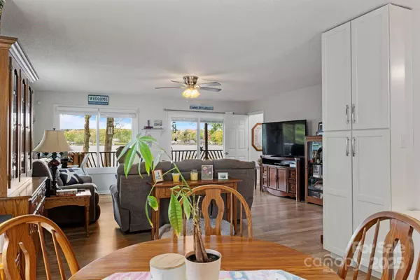 299 Waterway DR, Lexington, NC 27292