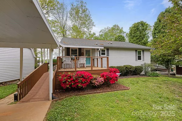 299 Waterway DR, Lexington, NC 27292