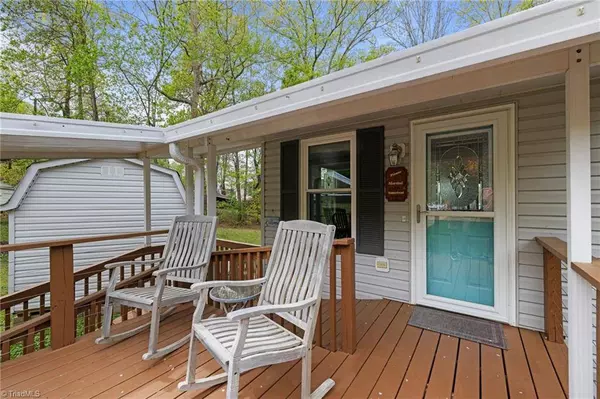 299 Waterway DR, Lexington, NC 27292