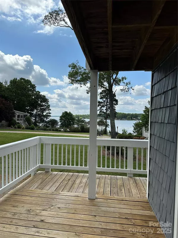 144 Golden Eagle LN, Lexington, NC 27292