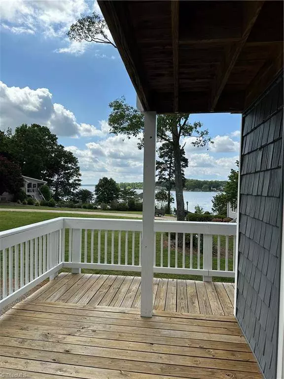 144 Golden Eagle LN, Lexington, NC 27292