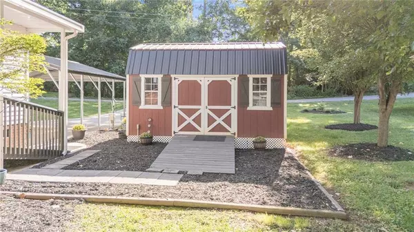 331 Waterway DR, Lexington, NC 27292