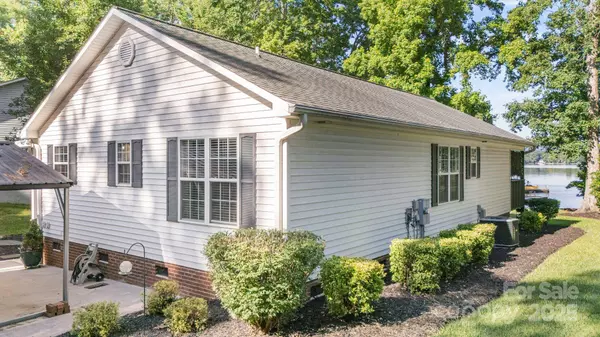 331 Waterway DR, Lexington, NC 27292