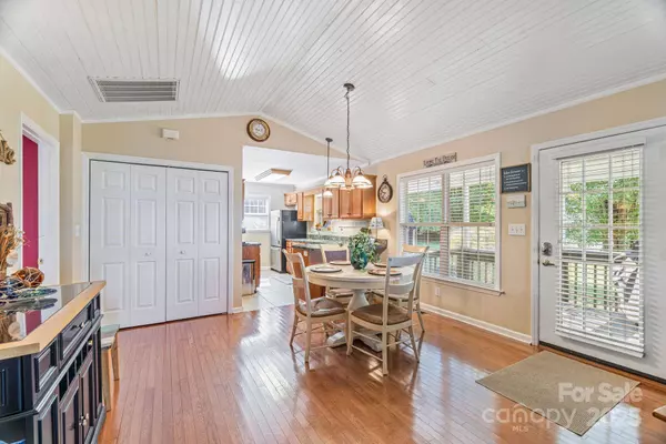 331 Waterway DR, Lexington, NC 27292