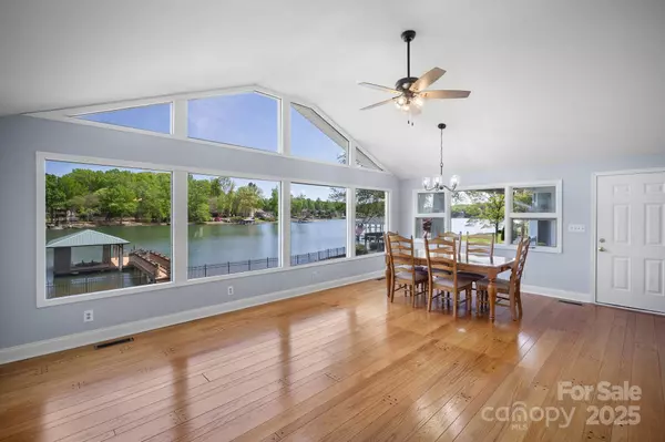 173 Riverwood RD, Mooresville, NC 28117