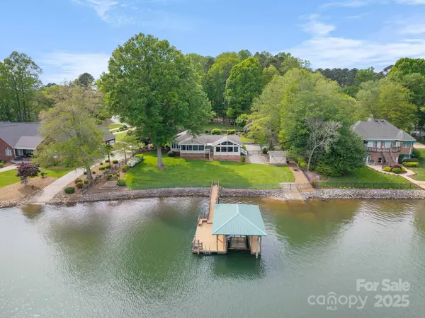 173 Riverwood RD, Mooresville, NC 28117