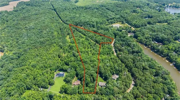 3010 Riverside DR, Lexington, NC 27292