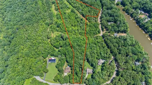 3010 Riverside DR, Lexington, NC 27292