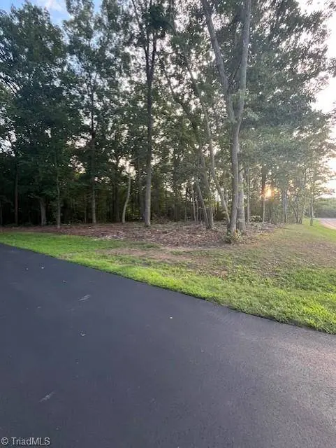 154 Sailors Rest DR, Lexington, NC 27292