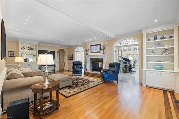 200 Manchester PL, Greensboro, NC 27410