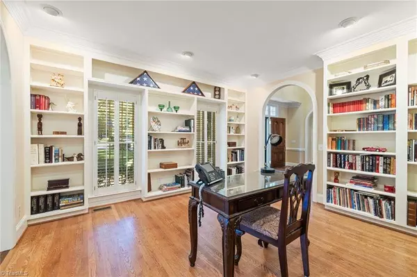 200 Manchester PL, Greensboro, NC 27410