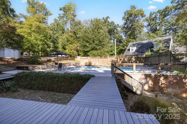 1112 Riverwood DR, Lexington, NC 27292