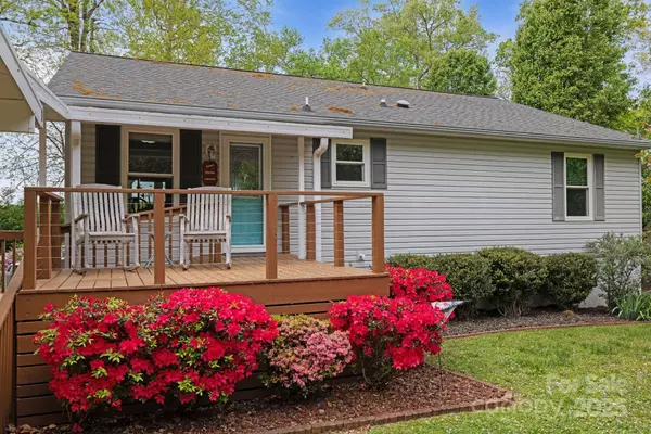 299 Waterway DR, Lexington, NC 27292