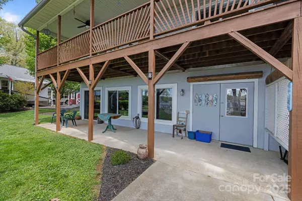 299 Waterway DR, Lexington, NC 27292