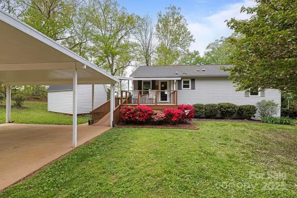 299 Waterway DR, Lexington, NC 27292