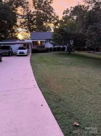 299 Waterway DR, Lexington, NC 27292