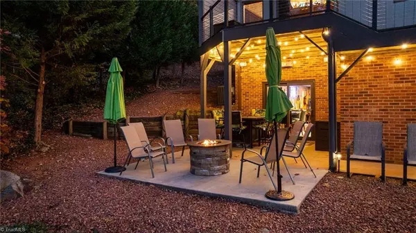 598 Mountain Shore DR, Denton, NC 27239