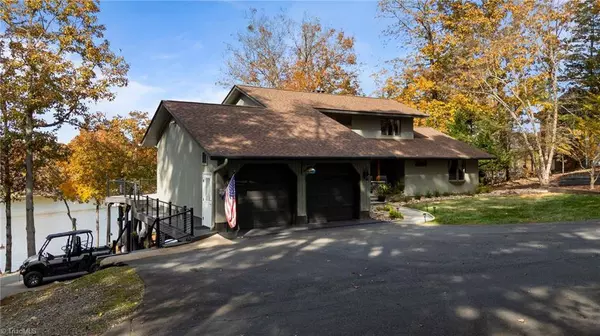 598 Mountain Shore DR, Denton, NC 27239