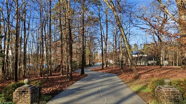 637 Wildflower TRL, Lexington, NC 27295