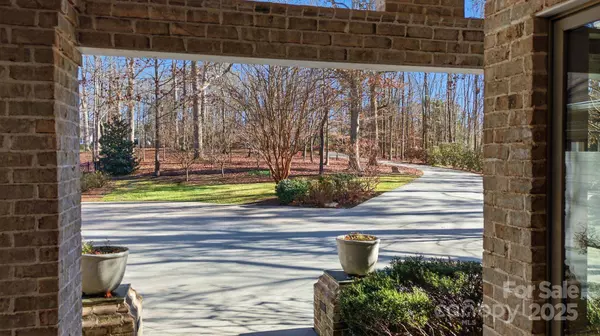 637 Wildflower TRL, Lexington, NC 27295