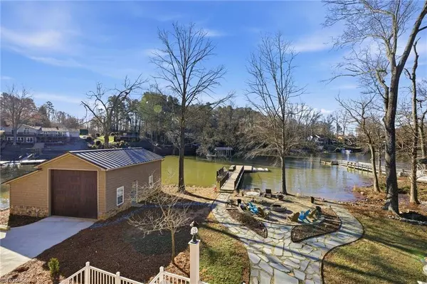 1186 Riverwood DR, Lexington, NC 27292