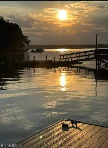 1186 Riverwood DR, Lexington, NC 27292