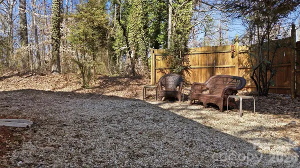 235 Rock Harbor DR, Lexington, NC 27292