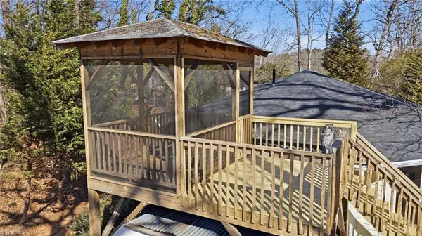 235 Rock Harbor DR, Lexington, NC 27292