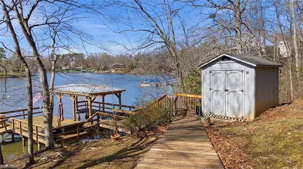 3920 Old Mountain RD, Lexington, NC 27292