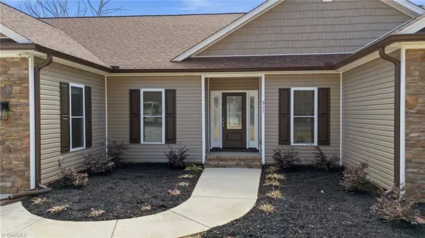 311 Marigold LN, Lexington, NC 27292