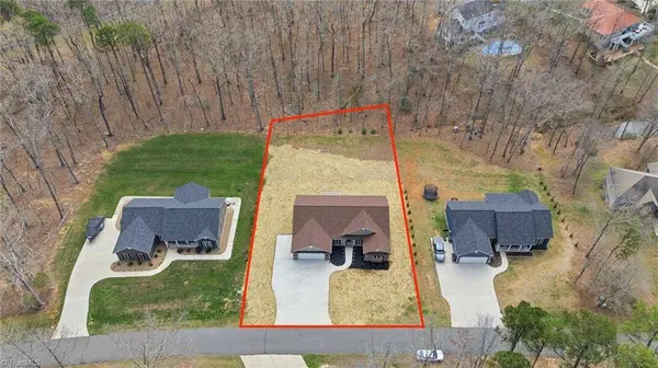 311 Marigold LN, Lexington, NC 27292