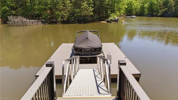 819 Hickory Point DR, Lexington, NC 27292