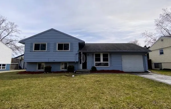 216 E Maple Drive, Glenwood, IL 60425