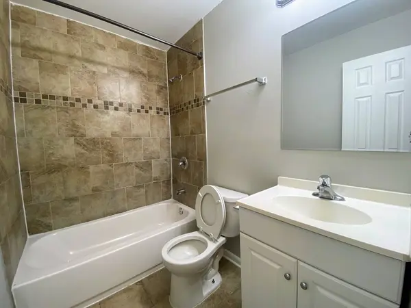 216 E Maple Drive, Glenwood, IL 60425