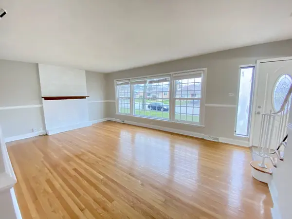 15941 Dobson Avenue, South Holland, IL 60473