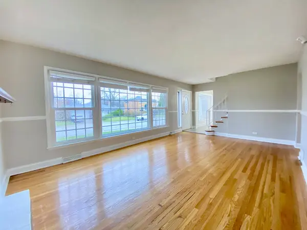 15941 Dobson Avenue, South Holland, IL 60473