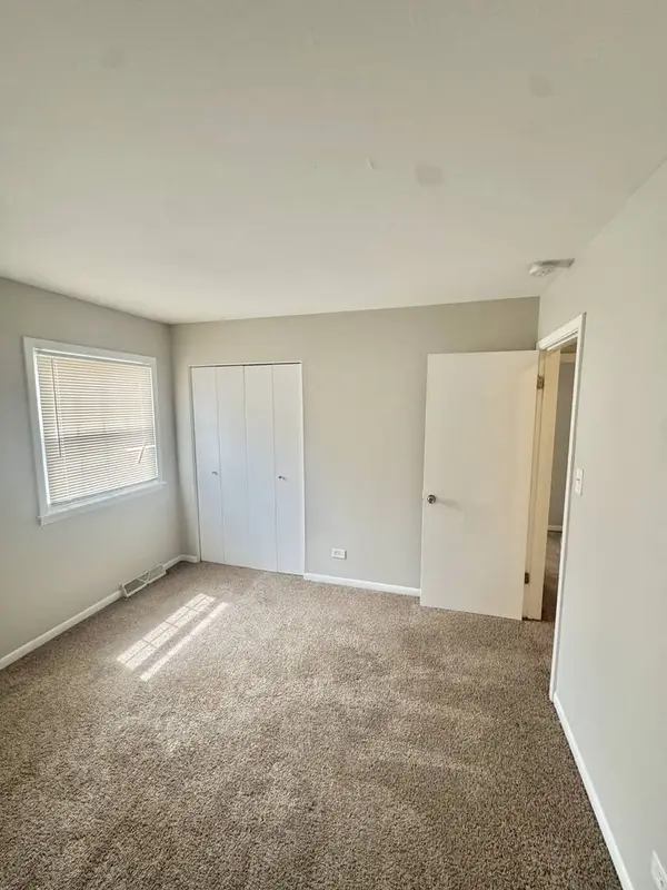 904 Bowling Green Drive, Homewood, IL 60430