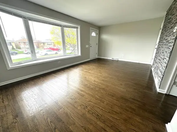 6322 W 63RD Place, Chicago, IL 60638